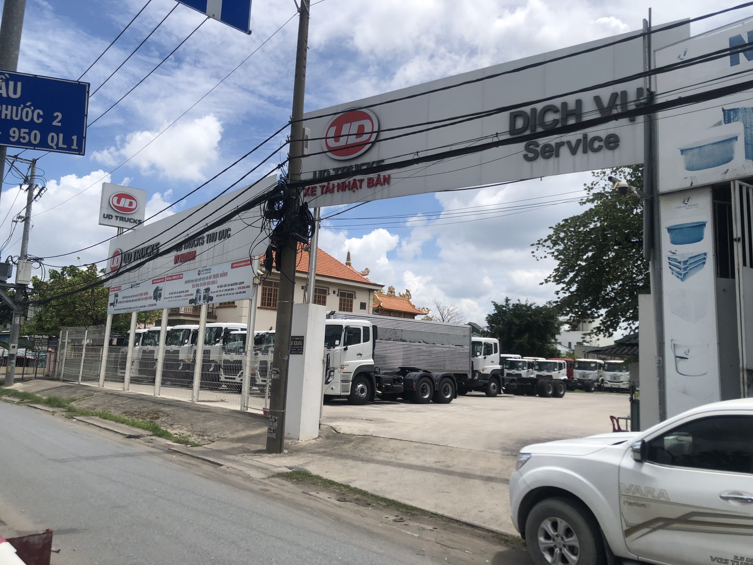 Showroom ud truck thu duc